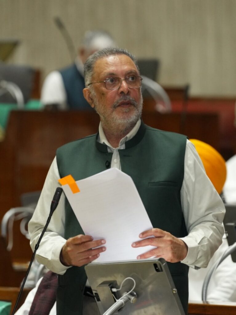 Minister Dr. Balbir Singh told about Mukh Mantri Sarbat Sehat Bima Yojna