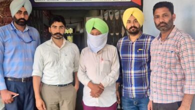 PSPCL JE red-handed accepting bribe