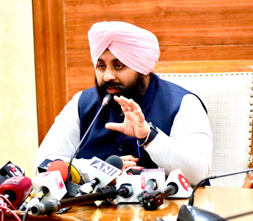 Minister Harjot Singh Bains told about Sikhya Kranti
