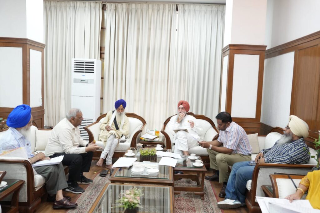 Kultar Singh Sandhwan told about Mahan Kosh
