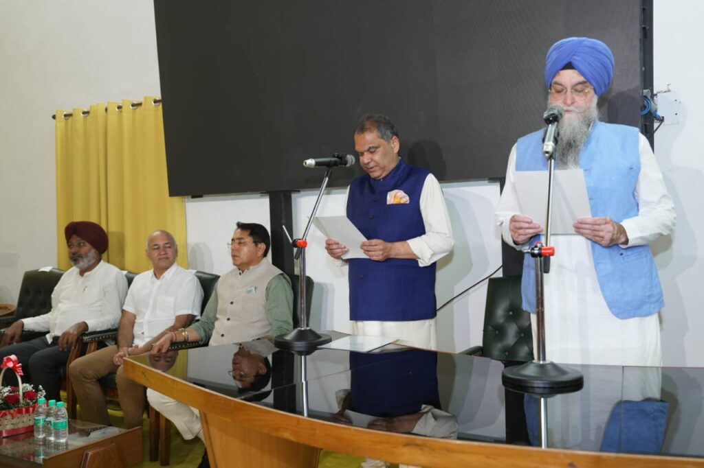 S. Kultar Singh Sandhwan administered oath to newly elected MLA Sanjeev Arora