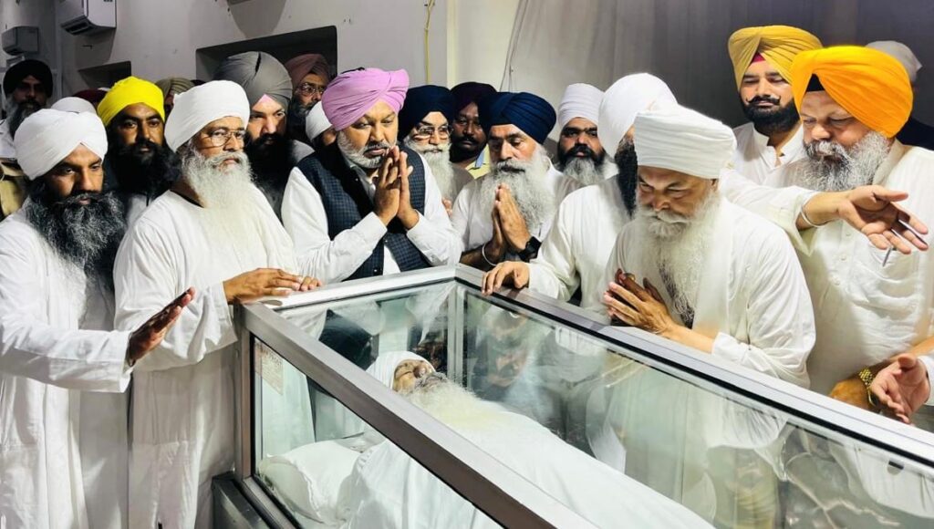 Harpal Singh Cheema visits Rara Sahib for paying last respects to Baba Baljinder Singh Ji