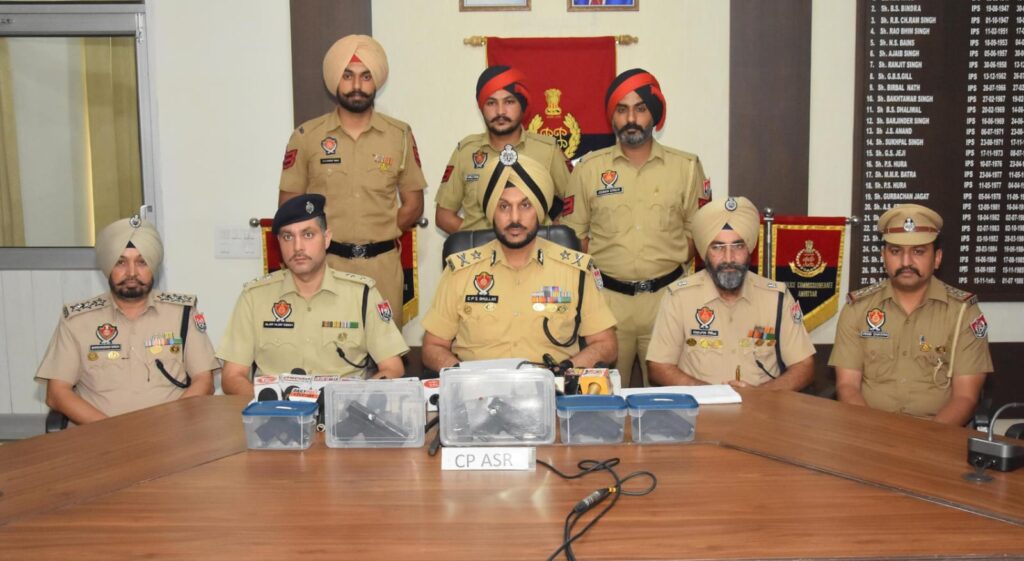 Cross-border arms smuggling racket busted