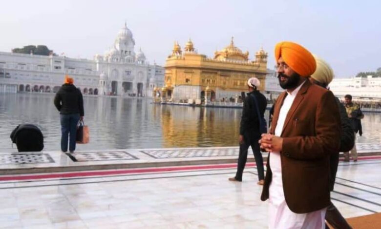 Tarunpreet Singh Saund appeared before Sri Akal Takht Sahib walking barefoot