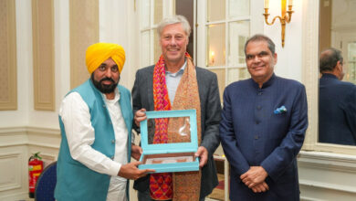 Bhagwant Mann Meets Legendary Hockey Player Floris Jan Bovelander