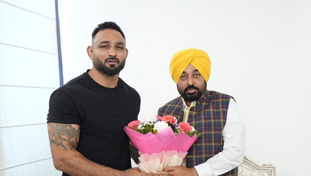 Kabaddi Player Pala Jalalpuria Joins AAP