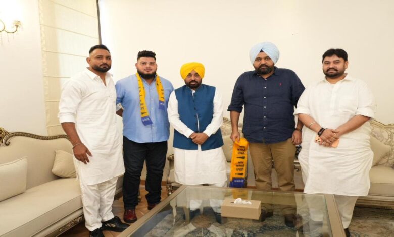 'Rustam-e-Hind' Wrestler Preetpal Phagwara Joins AAP