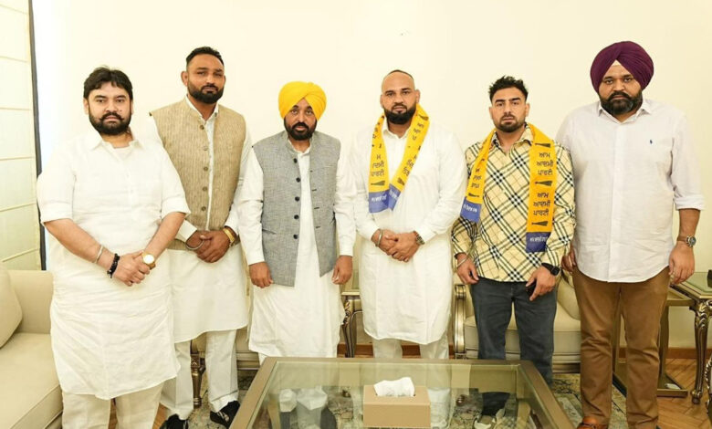 Kabaddi player Sandeep Ludhar joins Aam Aadmi Party