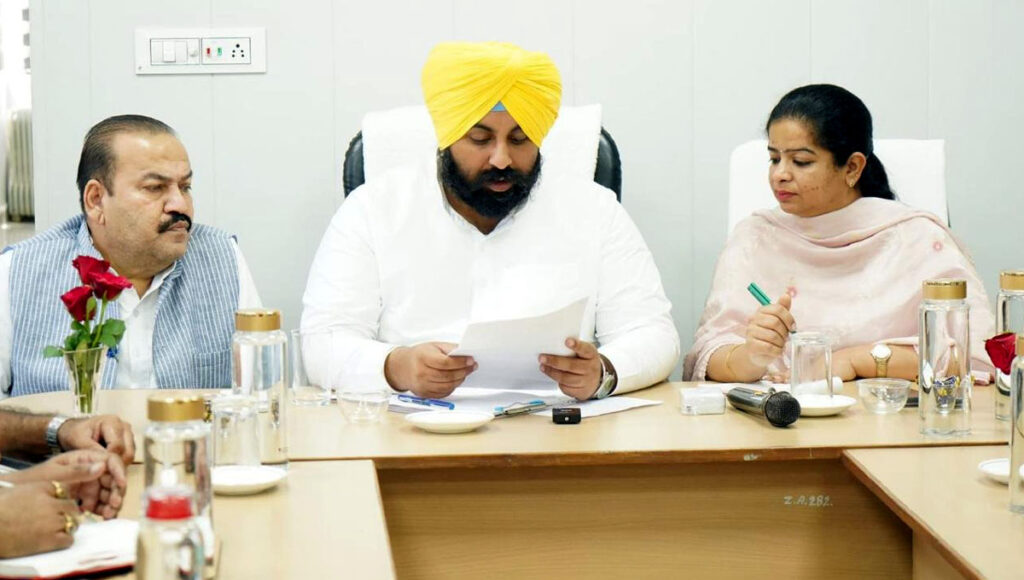 Instructions issued to municipal officials to make Ludhiana pothole-free.
