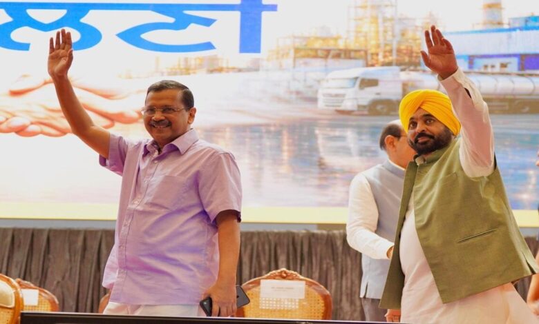 Mann government is dedicated to the growth of shopkeepers and traders Kejriwal