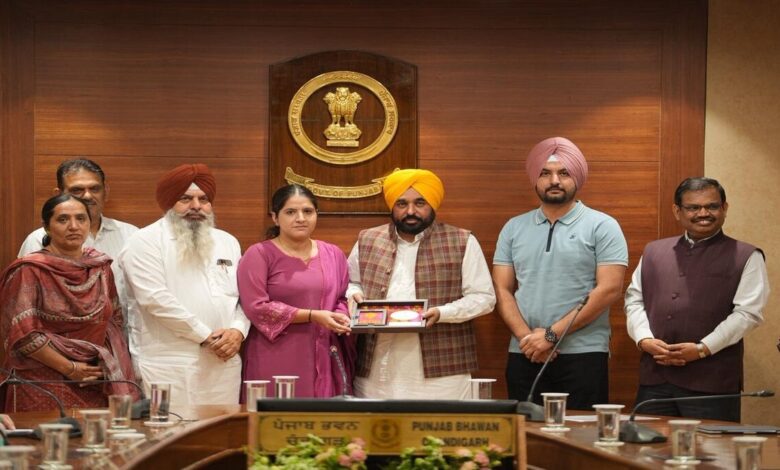 Youth who cleared the Union Public Service Commission exam honored; Chief Minister Mann boosts their morale.
