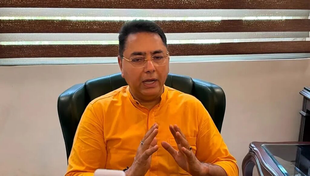 Aman Arora appeals to electricity employees to call off the strike.