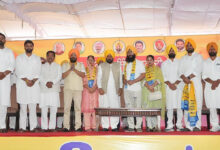 Major setback for Akali Dal in Patran; former MLA Vaninder Kaur Loomba joins AAP.