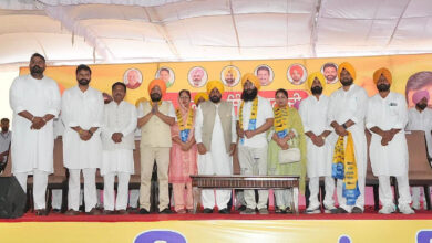 Major setback for Akali Dal in Patran; former MLA Vaninder Kaur Loomba joins AAP.