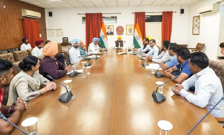 120% salary hike for Adarsh ​​School teachers ; major decision by the Mann government.