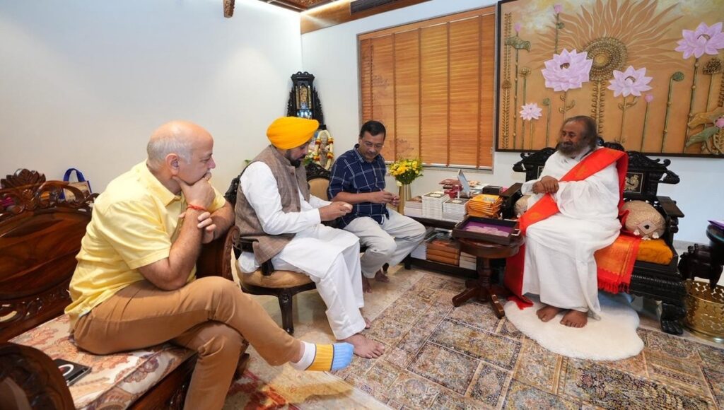 CM Mann meditated and sought blessings at the Art of Living Ashram.