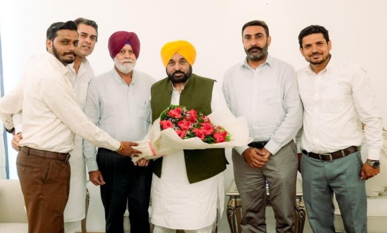 Cricketer Manpreet Singh Gony, impressed by development work in Punjab, joins AAP.