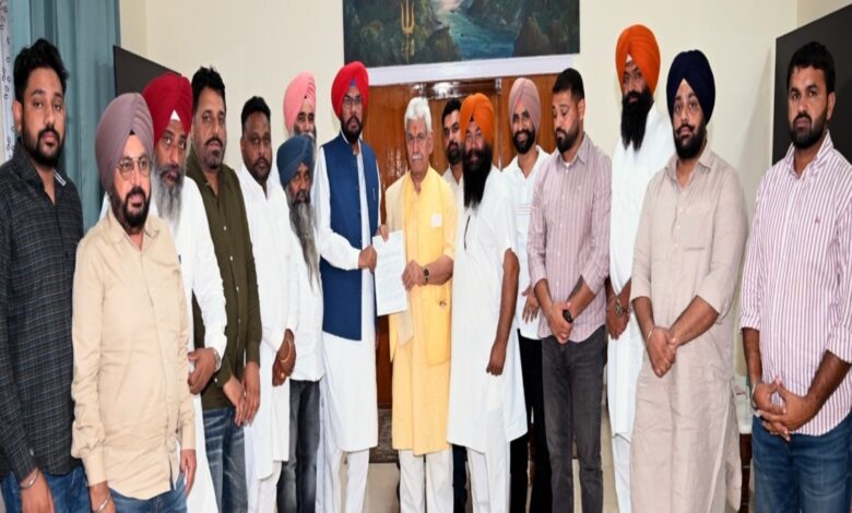 Dhaliwal meets LG Manoj Sinha; discusses border areas.