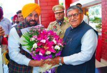 Mann met the Governor Gulab Chand Kataria to seek 10-day parole for Hawara.