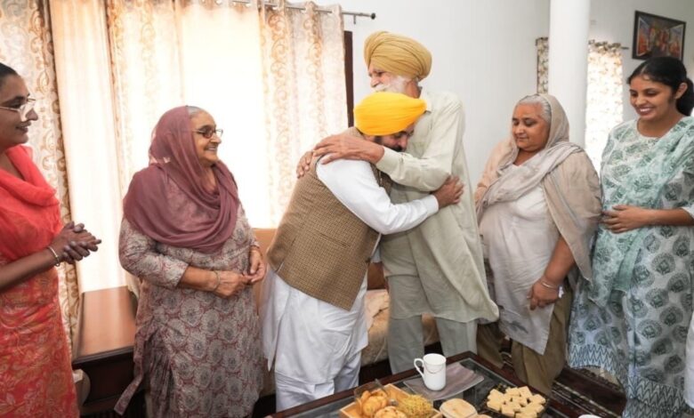 AAP’s door-to-door campaign kicks off in Dhuri; focus on ‘Mann Da Munafa’