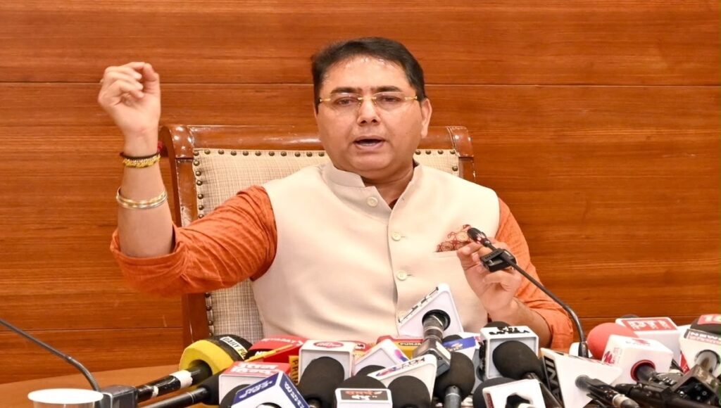 Crackdown on gangsters who fled abroad; Minister Aman Arora makes a major statement.