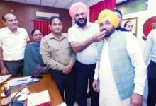 Gift for 8 lakh employees and pensioners Hike in Dearness Allowance.