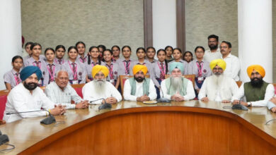 Bhagwant Mann met with students from Guru Gobind Singh International School.
