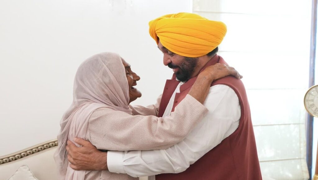 CM Mann called Mavaan Dhiyan Satkar Yojana a social revolution.
