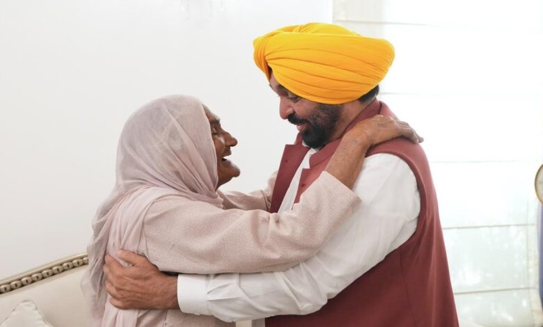 CM Mann called Mavaan Dhiyan Satkar Yojana a social revolution.