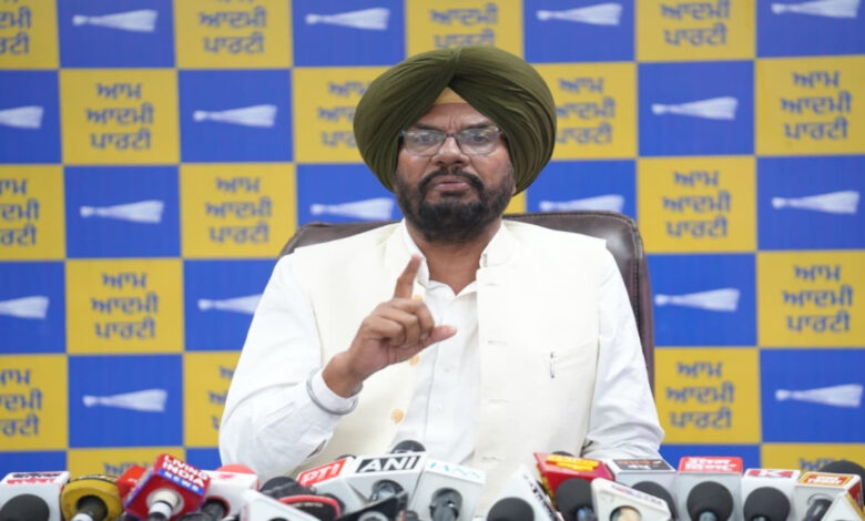 From Daler Mehndi to Bhagwant Mann, Dhaliwal lashes out at the BJP